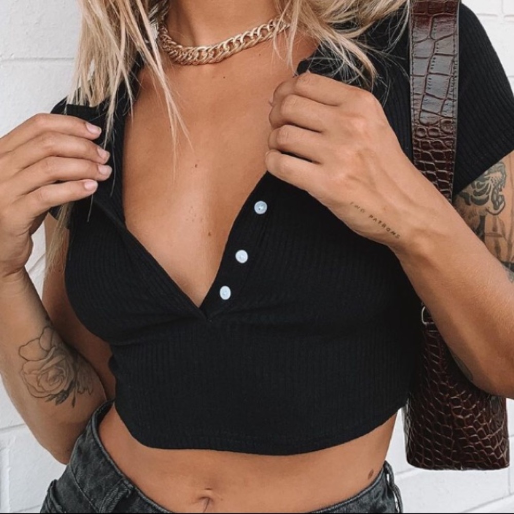 Never worn princess Polly black button top!